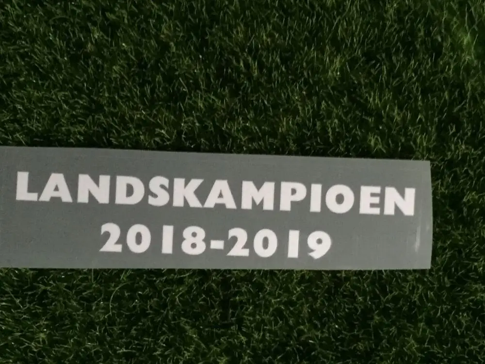 Коллекция года, серия чемпионов Eredivisie Match Details Landskampioen и Trend To Nouri Patch, Футбольная нашивка, значок
