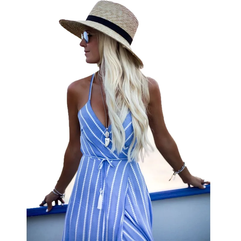 Женское летнее пляжное платье в полоску голубое без рукавов с глубоким V-образным