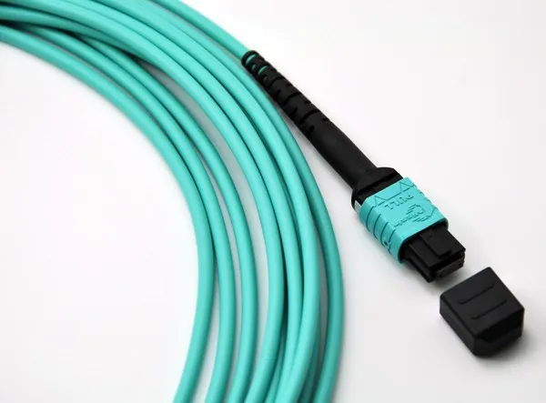 Волоконный патч-корд MPO многорежимный OM3 цвет Аква/водостойкий кабель с
