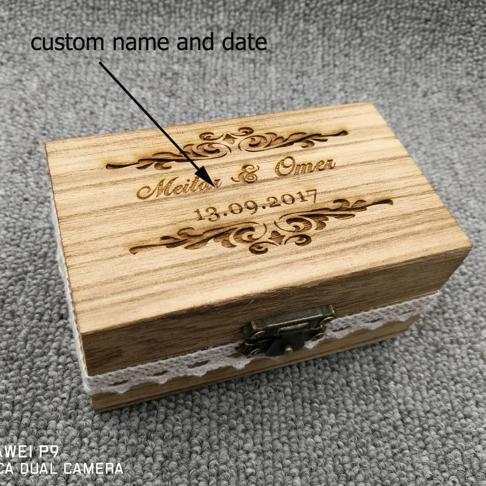 Коробка для свадебных колец под заказ с фамилией деревянный держатель в