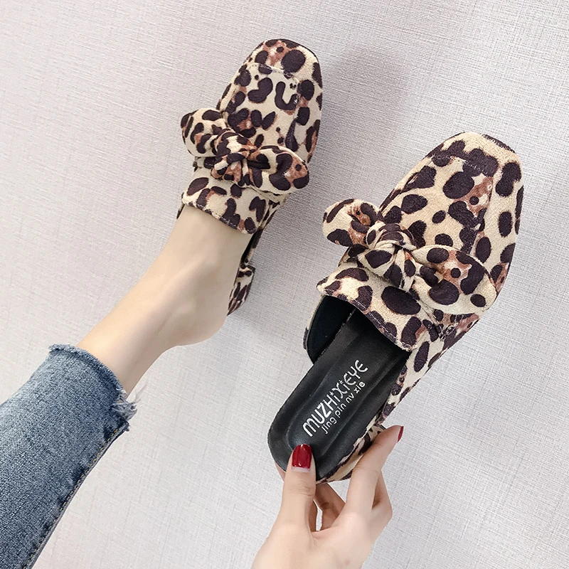 Дизайнерские туфли без задника с леопардовым принтом Туфли на квадратном