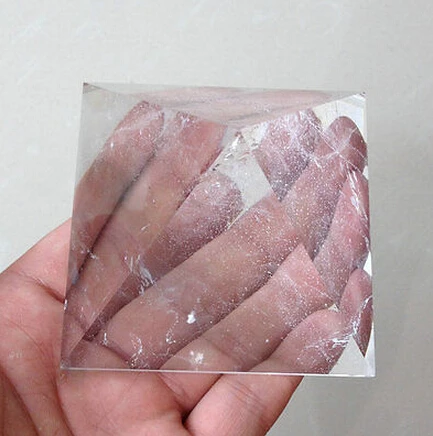 Китайская фотография белая кристаллическая Пирамида|pyramid ups|crystal pyramidcrystal dog |