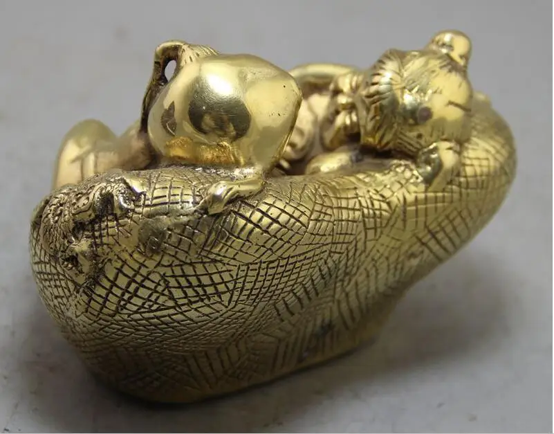 Retro-pure brass carving golden child and jade girl handicraft wedding ornaments 12x9.2x8 cm | Дом и сад
