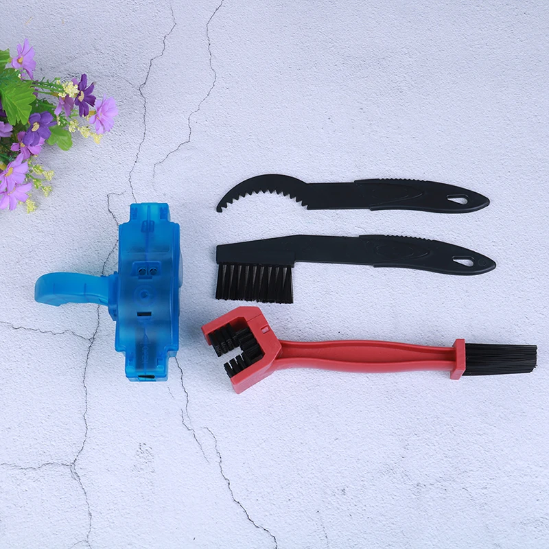 

4Pcs Portable Bike Chain Scrubber Bicycle Clean Chain Washer Cleaning Brush Kit Plastic Mountain Bike Chain Washer Cleaner Tool