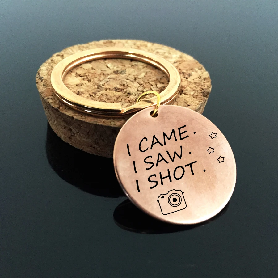 Модная камера с гравировкой я пришел увидел что стрелял брелок ювелирное изделие