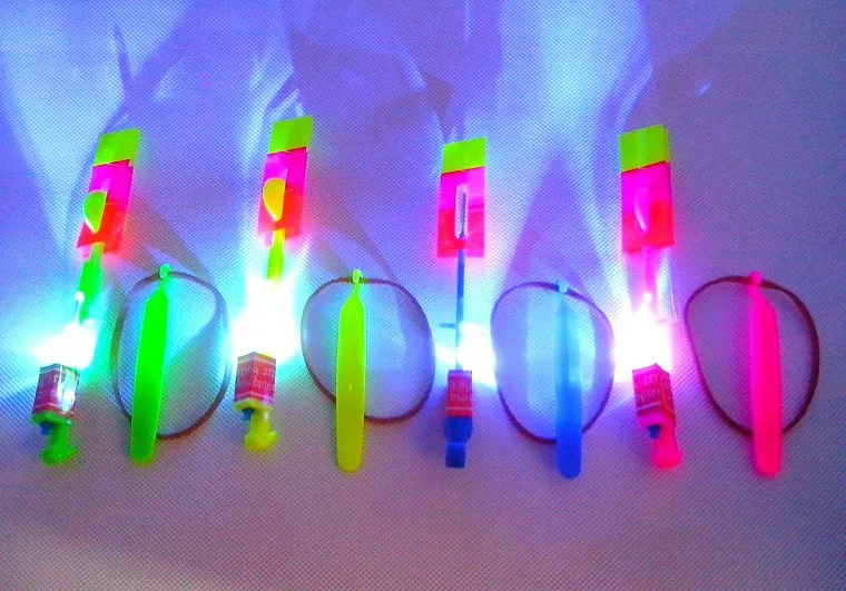 (300 pieces/lot) Double Flash Copter Christmas Gift LED Arrow Flare Glow Amazing Helicopter flying arrow disk | Дом и сад