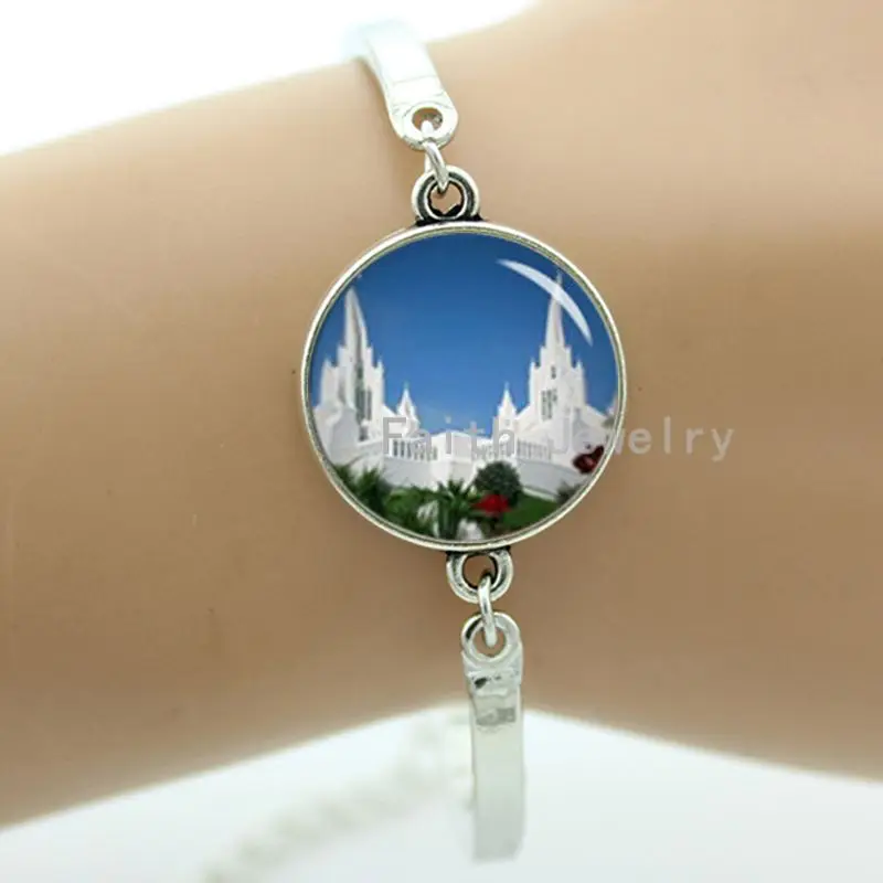 Браслет с изображением момомонов для времени и всех верностей религиозные