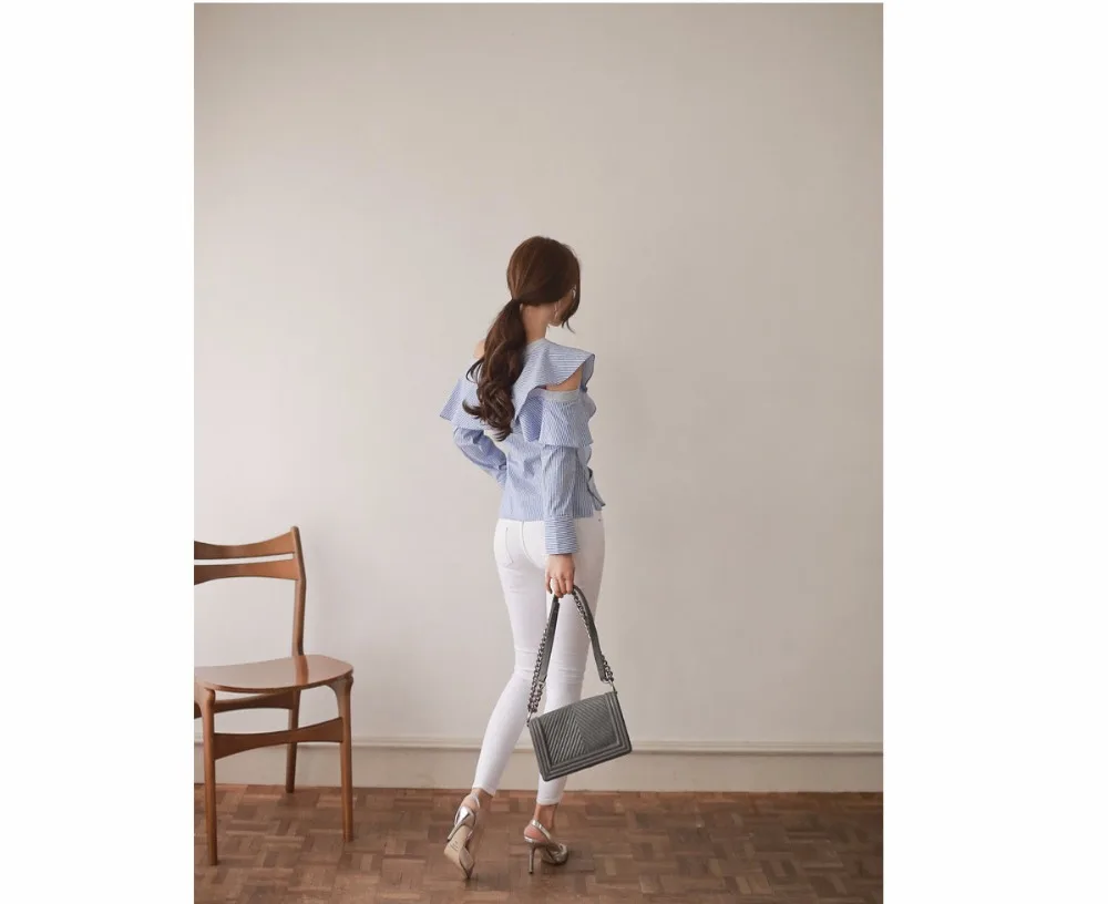 2018 Осенняя женская синяя и белая рубашка в полоску блузка на одно плечо с