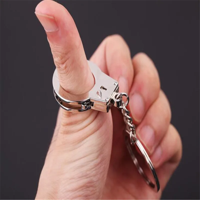 Key Holder Оптом ПОЛИЦИЯ человек наручники брелок кулон автомобиль брелок для ключей Сумки брелок Chaveiro
