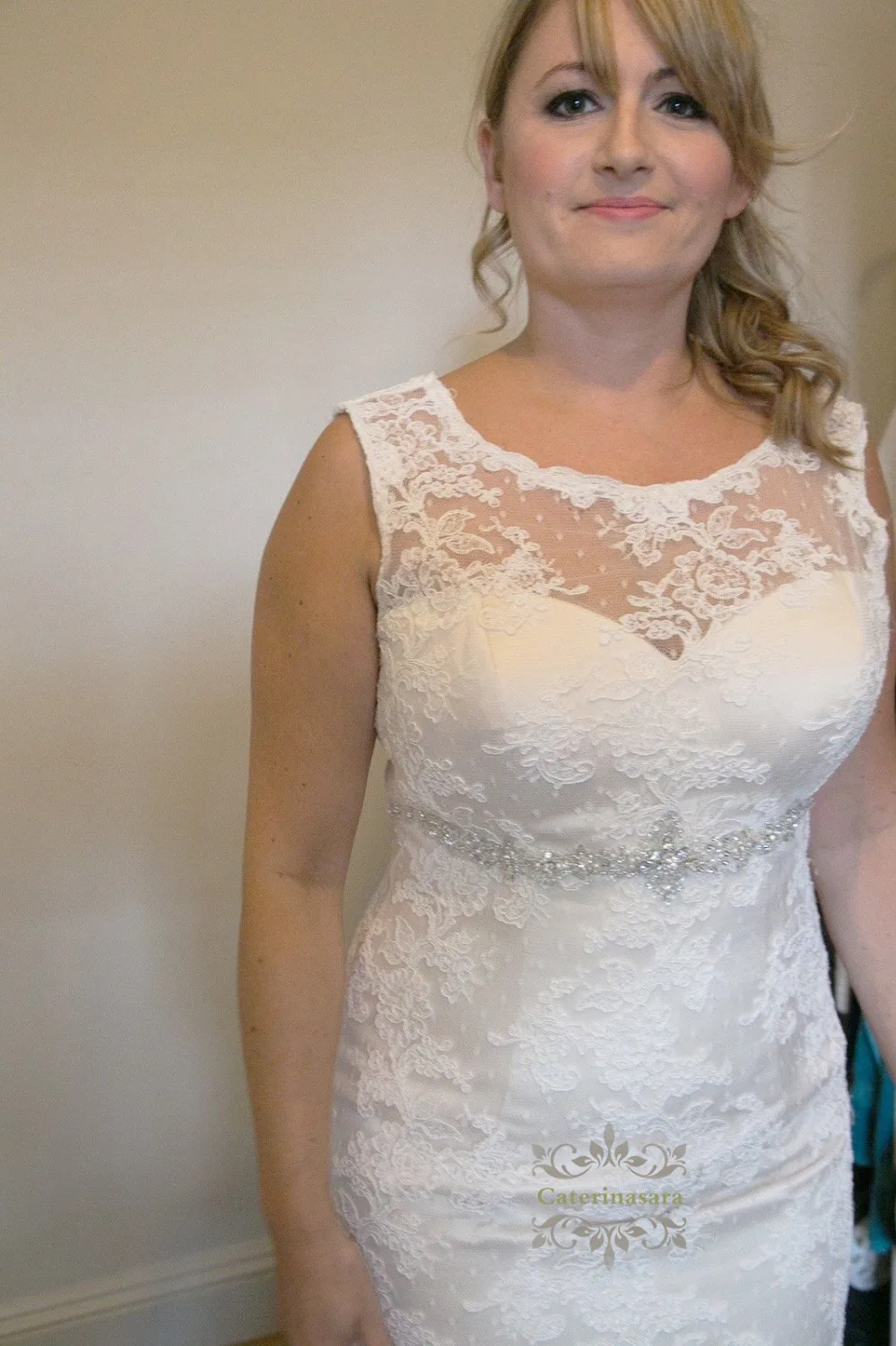 Платье свадебное с юбкой-годе круглым вырезом и кристаллами | Свадьбы торжества