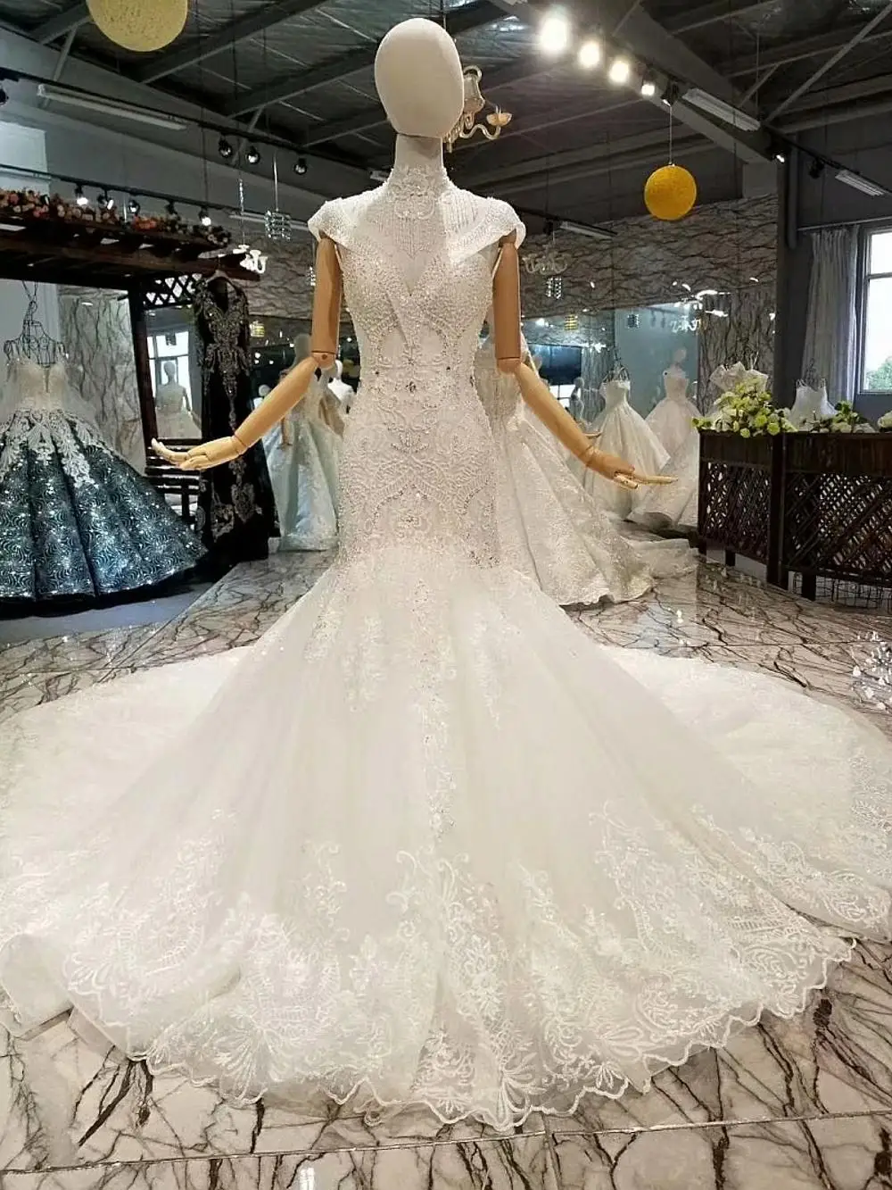 Пикантные прозрачные цветами ручной работы спинки Свадебные платья Русалочки 2018