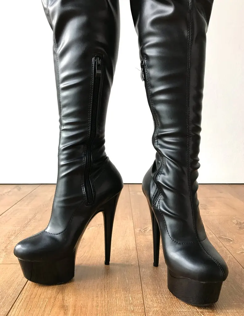 Соблазнительные эпатажные сапоги на высоком каблуке цвет: черный матовый