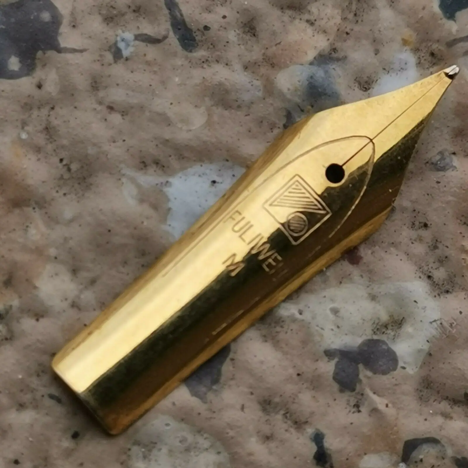 1 шт. Fuliwen Золотой Цвет Средний наконечник для Fuliwen 016 015 Moonman M2 Mini Wancai авторучка чернильная ручка, канцелярские принадлежности для офиса школы