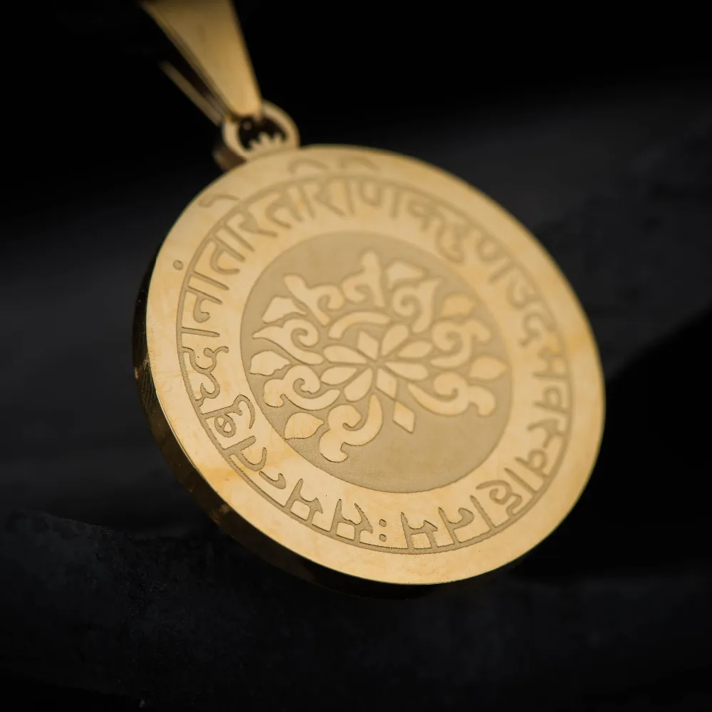 316L Нержавеющая сталь ожерелье с выгравированным буддизма Зеленая Тара мантра |