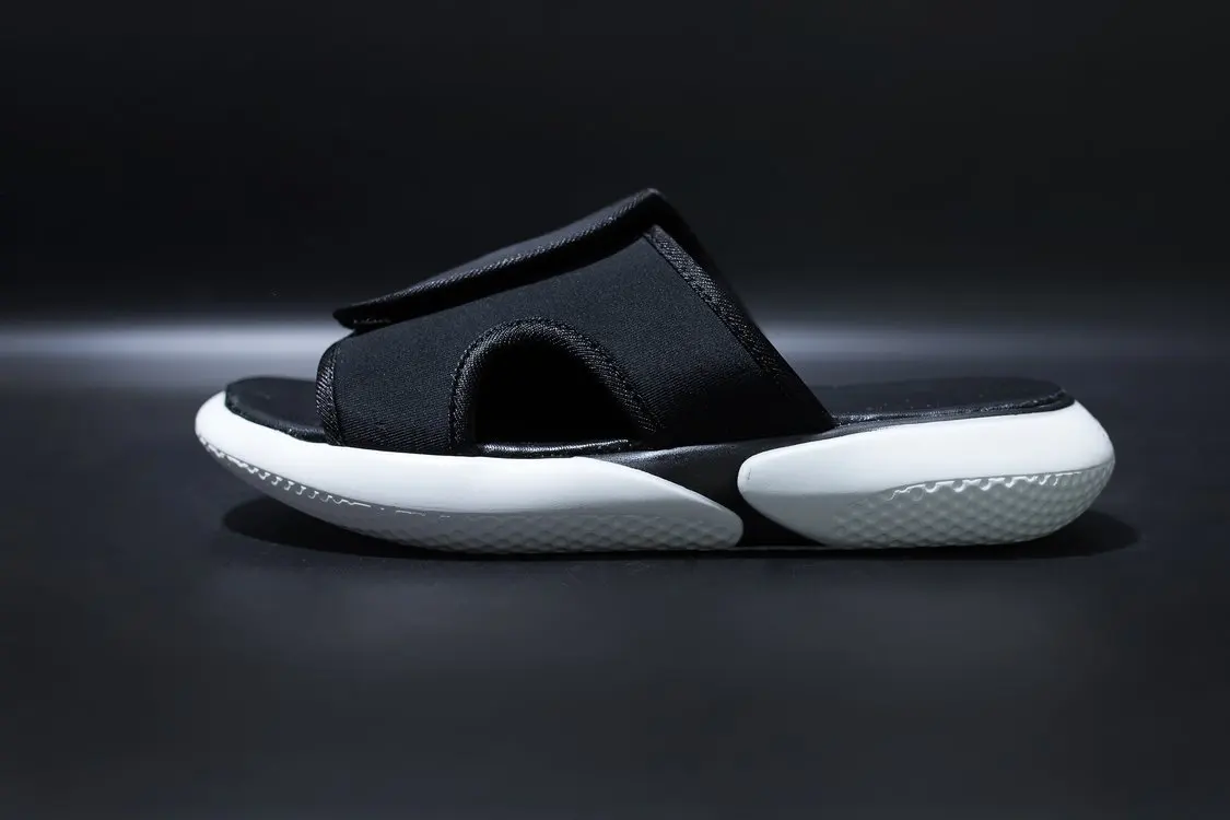 Крутые женские шлепанцы летняя уличная одежда модная обувь на плоской подошве