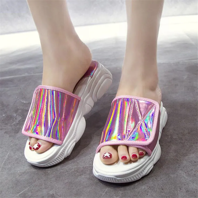 Модные уличные женские шлепанцы на плоской подошве летняя женская прозрачная