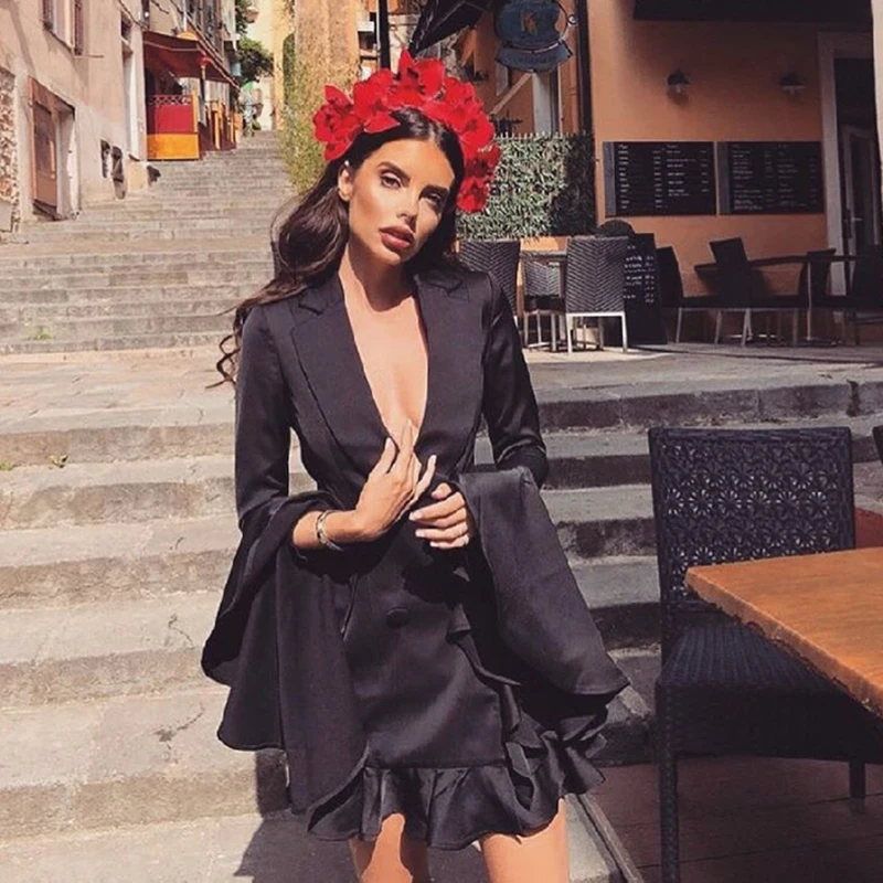 Женское дизайнерское платье в стиле барокко с расклешенными рукавами и рюшами