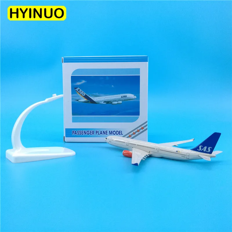 

16CM 1:400 Airbus A330-300 SAS Scandianavian airlines airplane model toys aircraft diecast plastic alloy plane gifts for kids