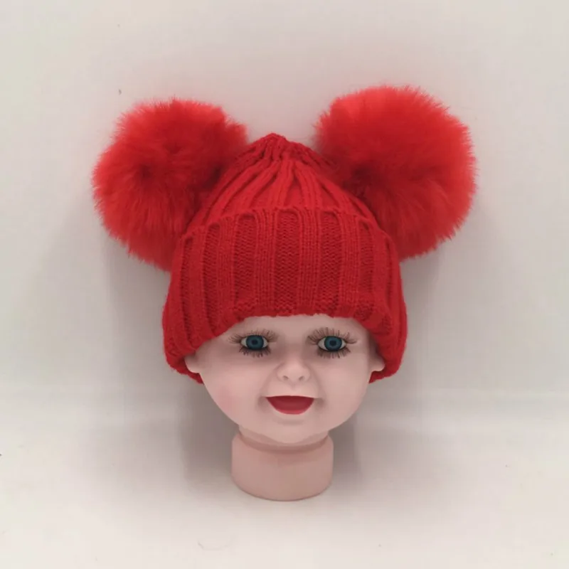Красный Которая в душе для маленьких девочек и мальчиков bobble вязаная зимняя шапка с двумя помпон, Верхняя теплая шапка с двойным меховым помпоном, детская шапочка - Цвет: Красный