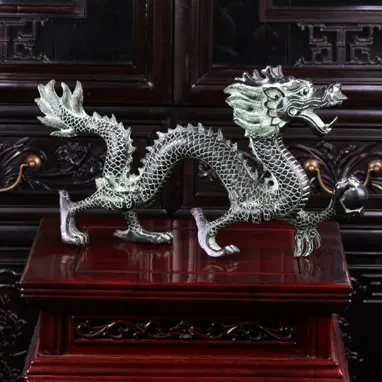 

A bronze dragon pearl ornaments can cause lucky catch Home Furnishing decor decoration crafts gifts