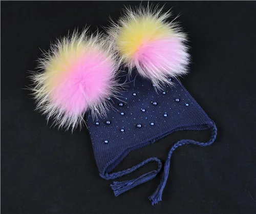 Navy color fur Детская теплая зимняя шапка с двойным меховым помпоном, вязаная шерстяная шапка для маленьких мальчиков и девочек, Шапка-бини с помпонами из натурального меха енота - Цвет: Navy color fur