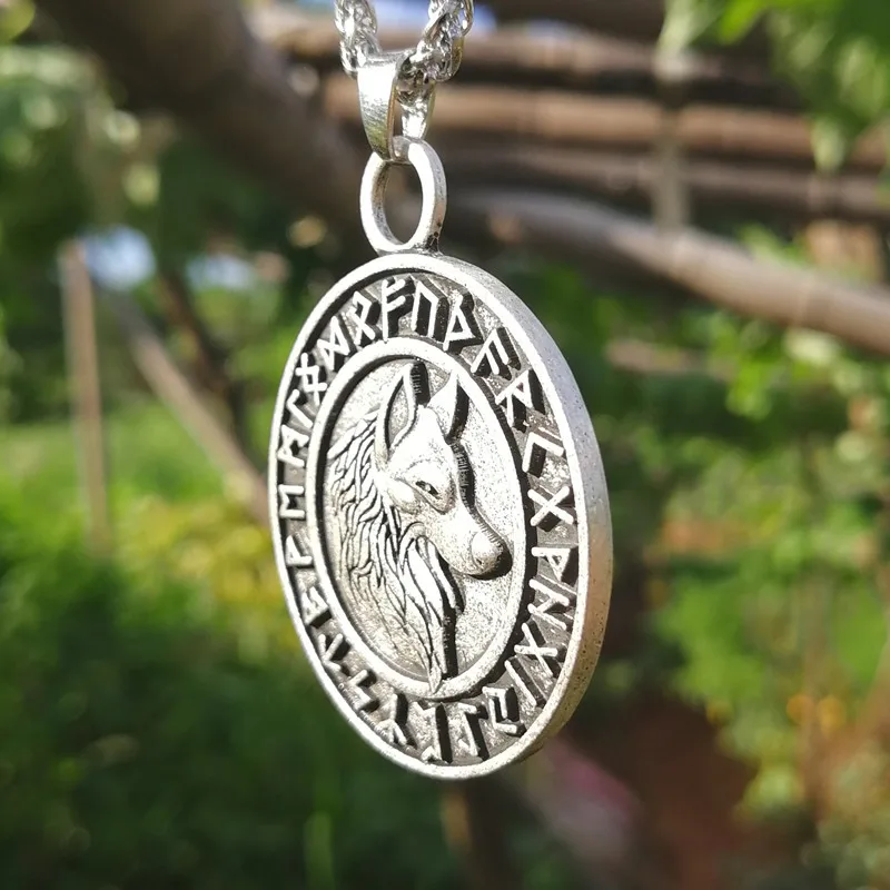 Wolf Head 24 Runes Шейное колье с подвеской винтажные языческие норвежские ювелирные