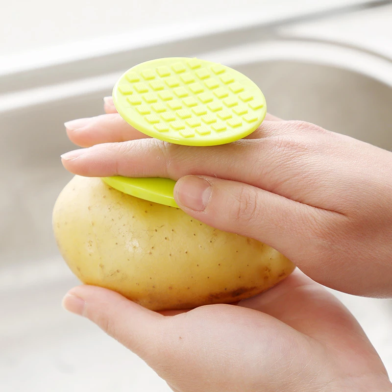 Картофель для моркови имбиря Овощечистка Cleaner кисть Пластик скребок Кухня гаджет