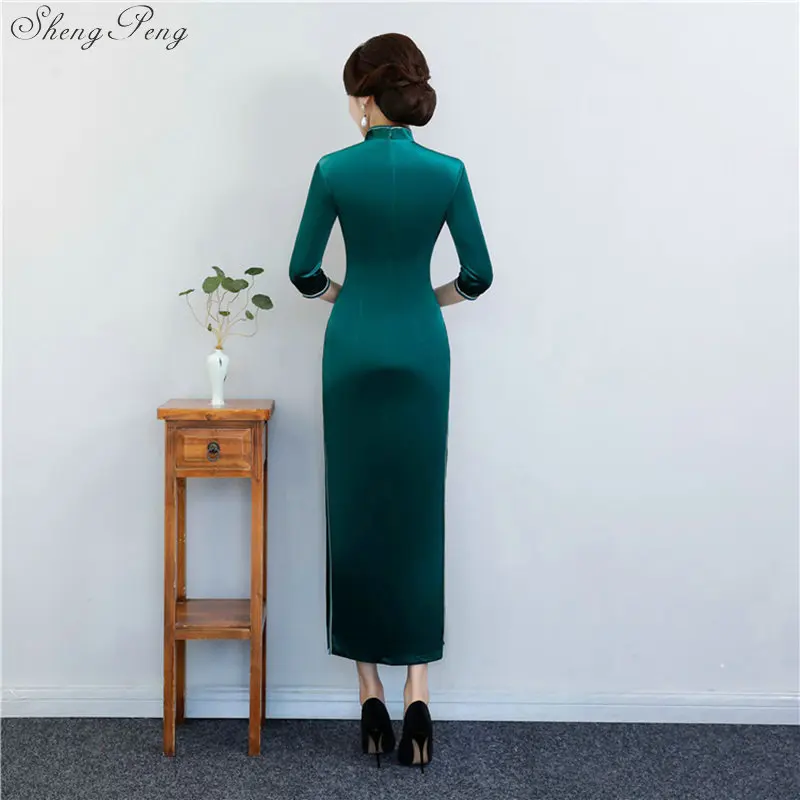 Красный китайское традиционное платье Женская шелковый атлас Cheongsam Винтаж Qipao Лето Половина рукава длинное цветок плюс размеры V1428