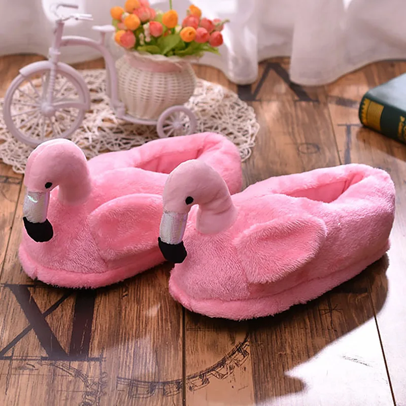 Pink Женские тапочки; зимние лоферы с Фламинго; Милые замшевые домашние тапочки для девочек; короткая плюшевая теплая Домашняя обувь на плоской подошве для женщин - Цвет: Pink