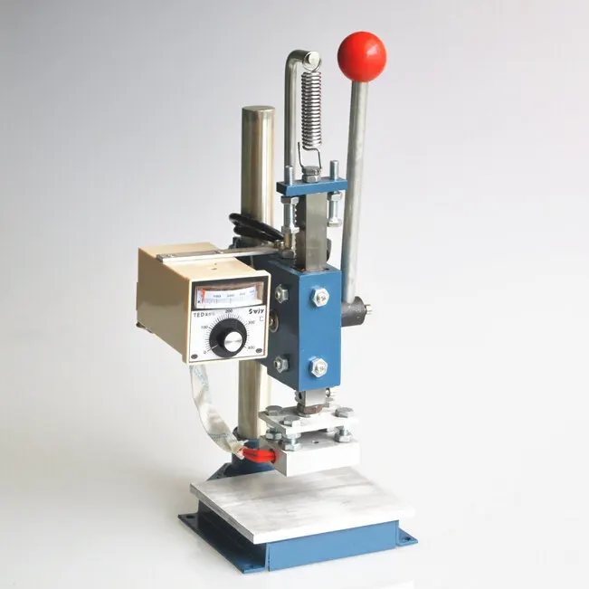 Изготовленная на заказ машина для штамповки кожи печать с брендом логотипа
