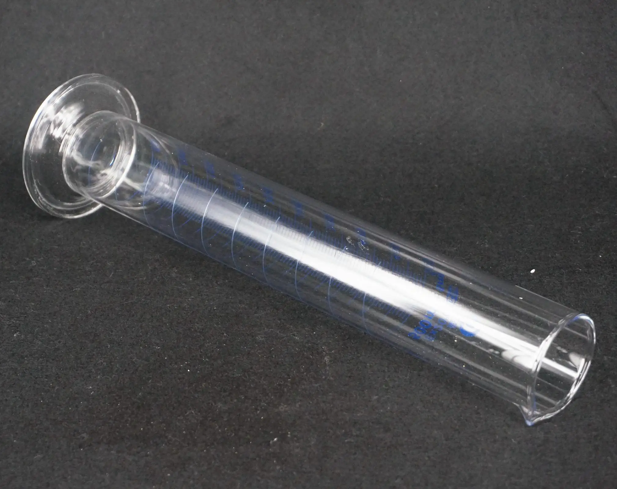 

500ml Graduated Labrotary Glass Liquid Mearsuring Cylinder with Spout