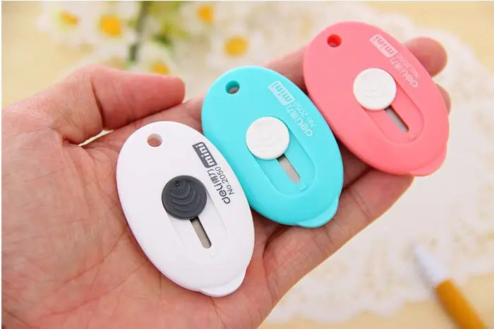 

Fashion Candy Color Mini Oval Alloy Steel Utility Knife with Hanging hole Students' Paper Envelope Art Knife DIY Tool
