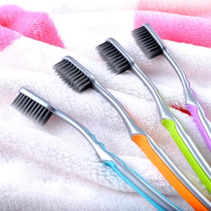 Зубная щетка с бамбуковым углем, 1 шт., портативная ручная зубная щетка Nano, мягкая щетина, цвет случайный