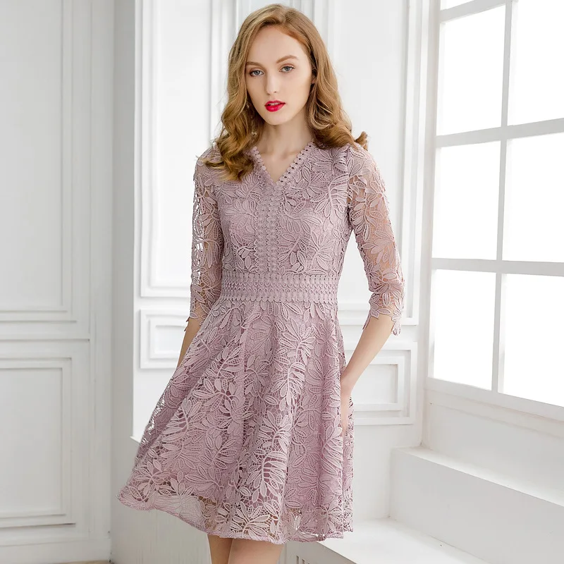 Slim Fit& Flare Dress сезон: весна–лето модное кружевное платье Для женщин v-образным вырезом крючком Кружева Вышивка Sexy коктейльное платье Vestido