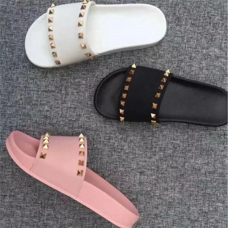 pink Популярные женские тапочки на плоской подошве с заклепками; классические женские розовые туфли с открытым носком; удобная женская пляжная обувь без застежки - Цвет: pink