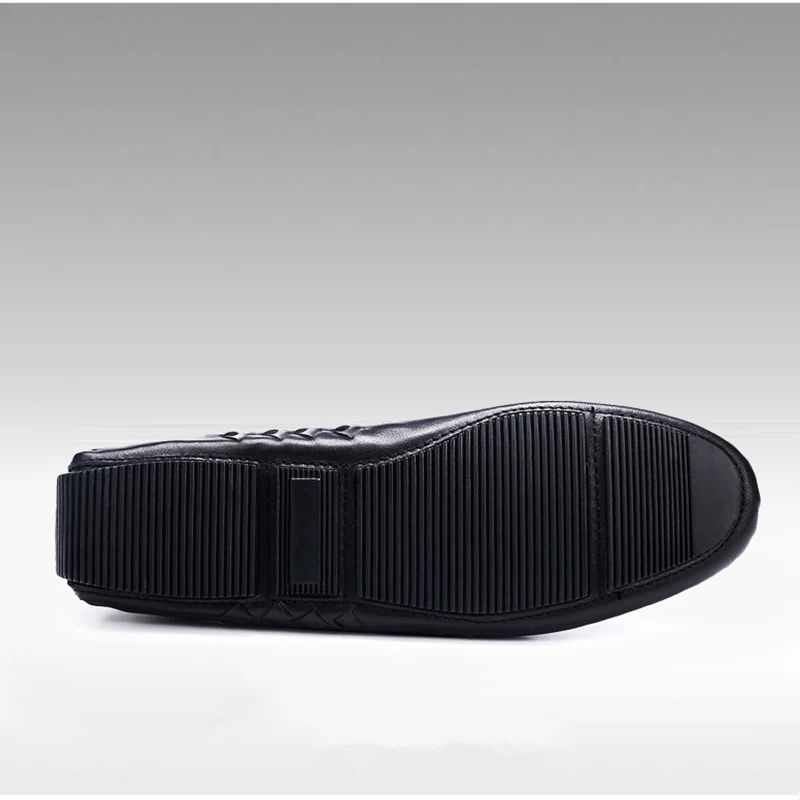 Трендовые мужские слипоны из кожи с натуральным лицевым покрытием плетеные