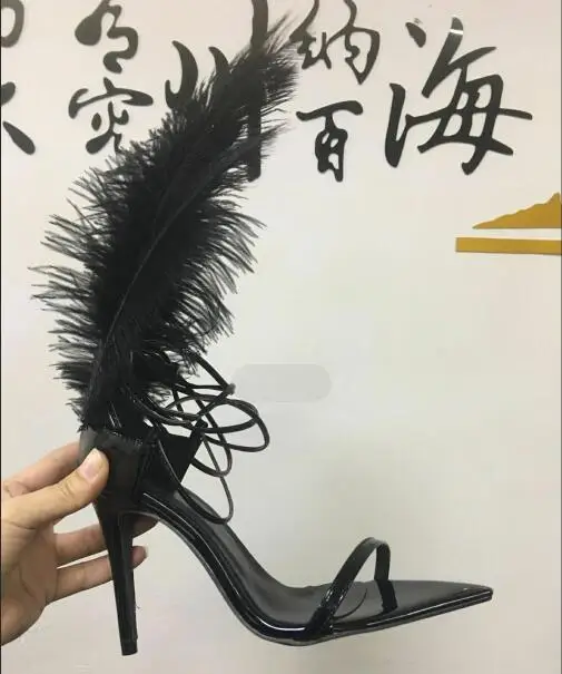 black patent leather Г. черные, белые сандалии-гладиаторы с перьями женские туфли на высоком каблуке с открытым носком и перекрестными ремешками из страуса женская пикантная Свадебная обувь - Цвет: black patent leather