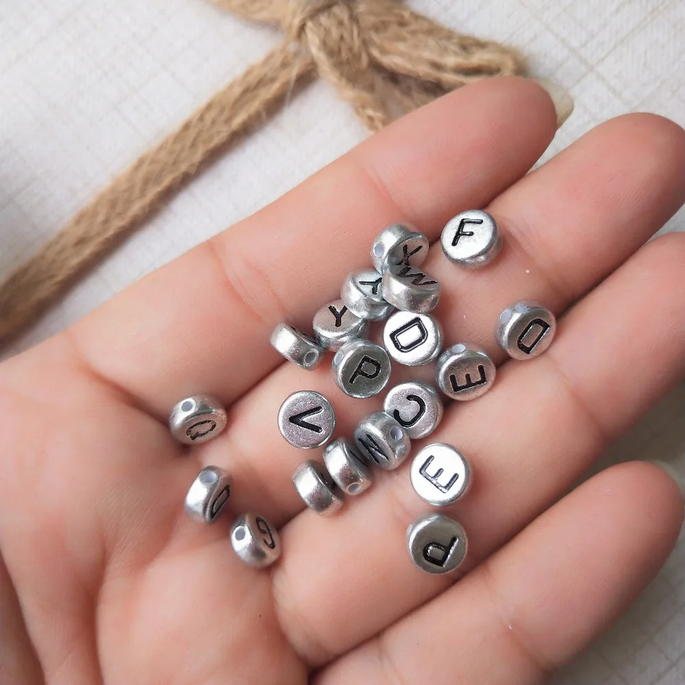 

Wholesale 3600pcs/Lot Single Initial A Printing Acrylic Letters Beads Plastic Silver Color Alphabet Jewelry Coin Round DIY Beads