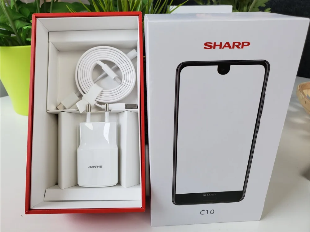 Смартфон SHARP AQUOS S2 C10 5,5 дюймов FHD+ SDM630 восьмиядерный 2,2 ггц 4 гб озу 64 гб пзу 2700 мач 4G FDD_LTE