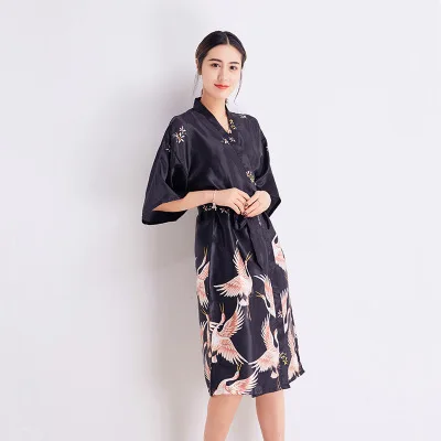 

Women Silk Satin short Wedding Bride Bridesmaid Robe Kimono Robe Feminino Bath Robe Large Size Peignoir Femme Sexy Bathrobe