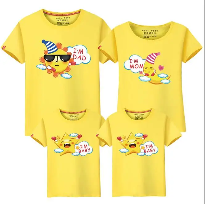 Семейные комплекты, изображение солнца, Луны и звезды, футболка с короткими рукавами для мамы и дочки, Семейный комплект Летние одинаковые наряды для всей семьи папа футболка для сына