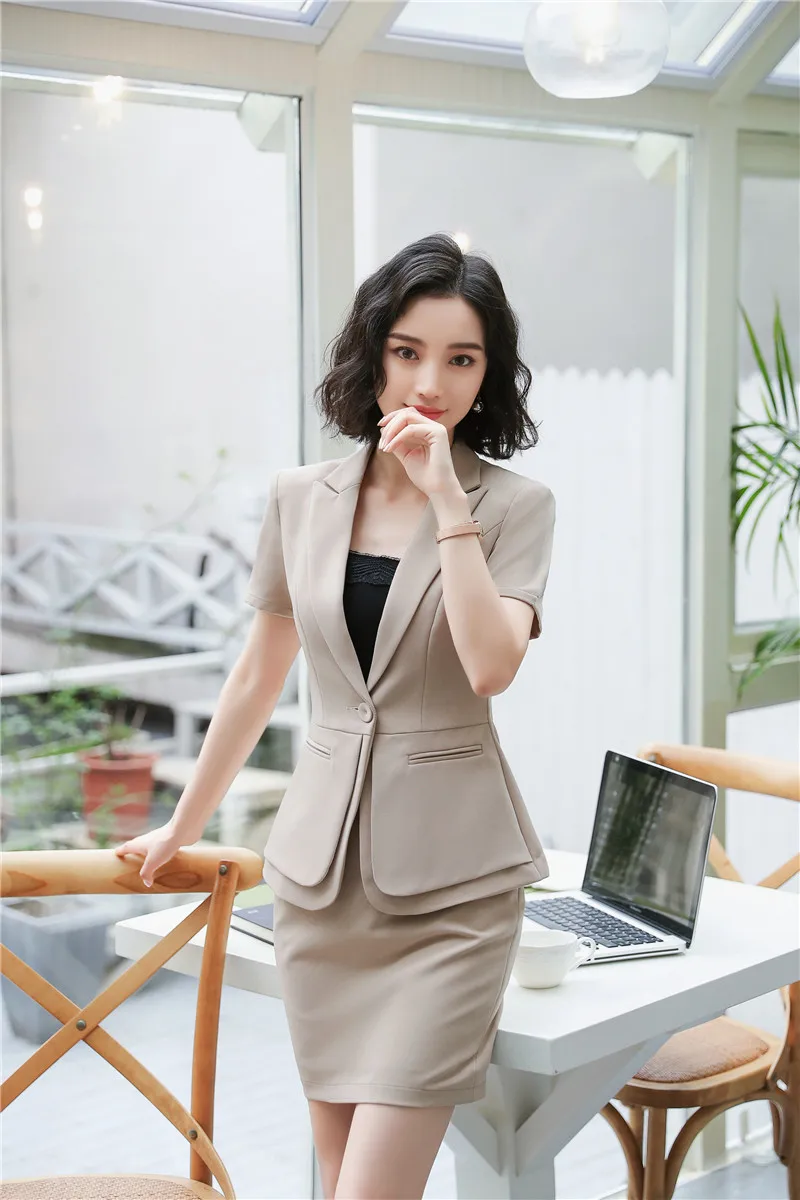 Женский летний костюм из двух предметов блузка с коротким рукавом и юбка офисная