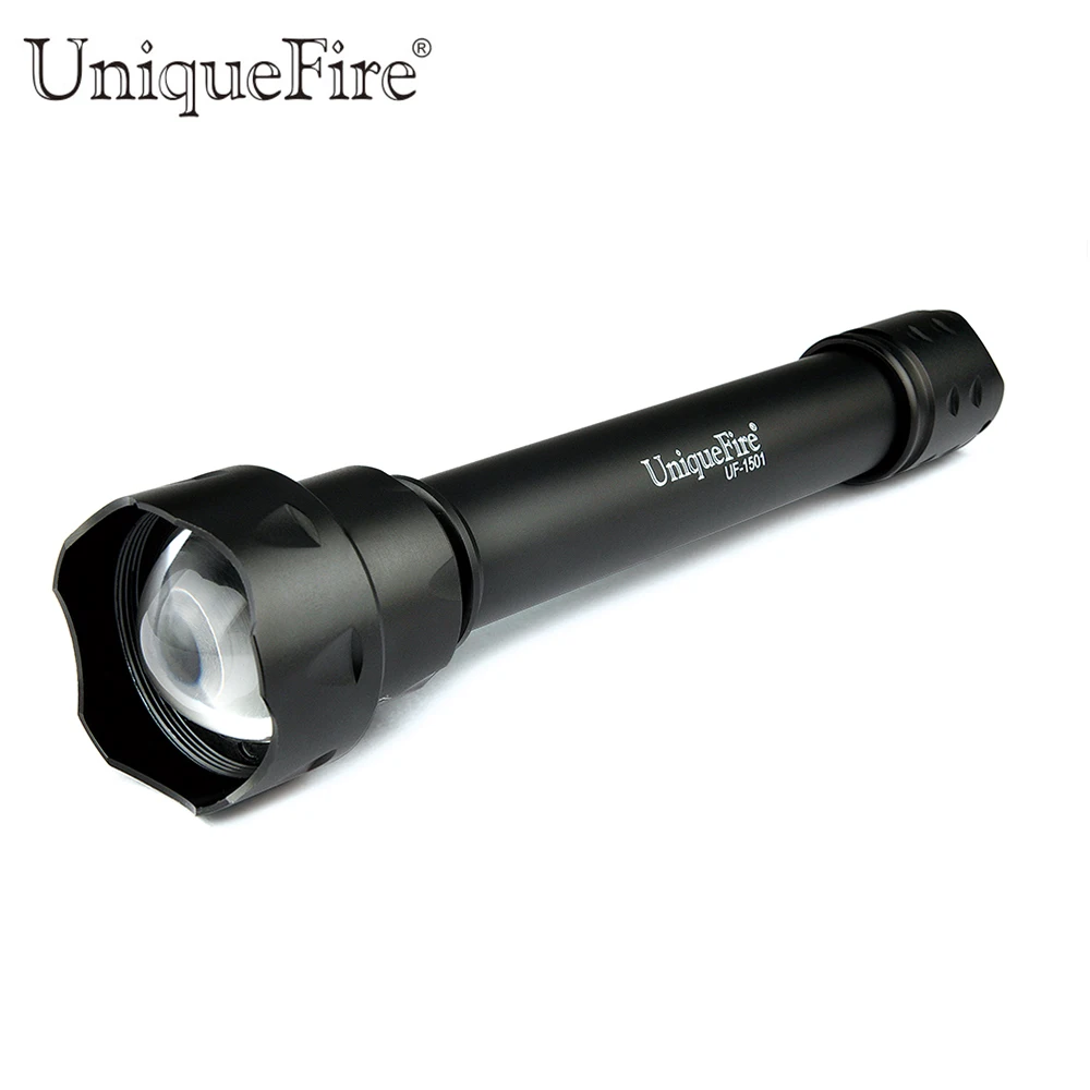 

Uniquefire UF-1501 XPE LED 3 Modes Zoomable Flashlight Rechargeable Torch 38mm Convex Lens Green / Red /White Emitting Color