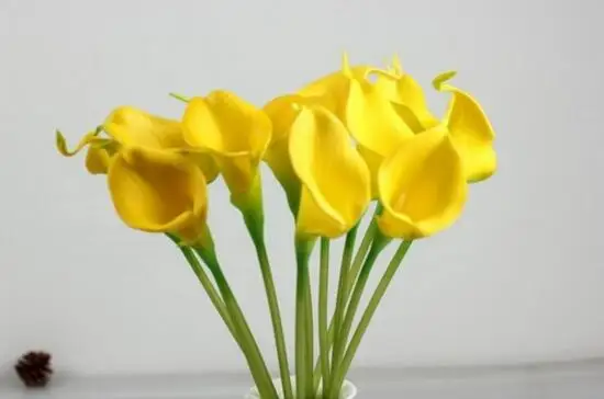 yellow 10 шт./партия ПУ мини тюльпаны искусственный букет настоящие на ощупь цветы для дома Свадебные Декоративные цветы и венки с цветами - Цвет: yellow