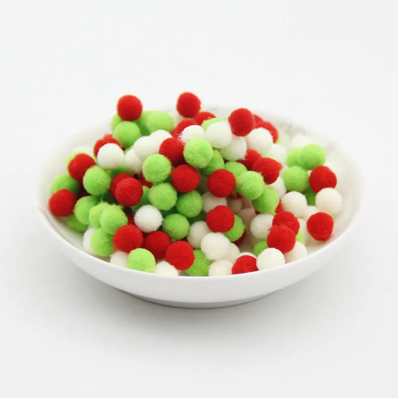 green white 8 мм, 600 шт./лот, разноцветные мягкие пушистые Помпоны, меховые шарики, сделай сам, для детей, игрушки, аксессуары, швейные принадлежности, ремесло - Цвет: green white