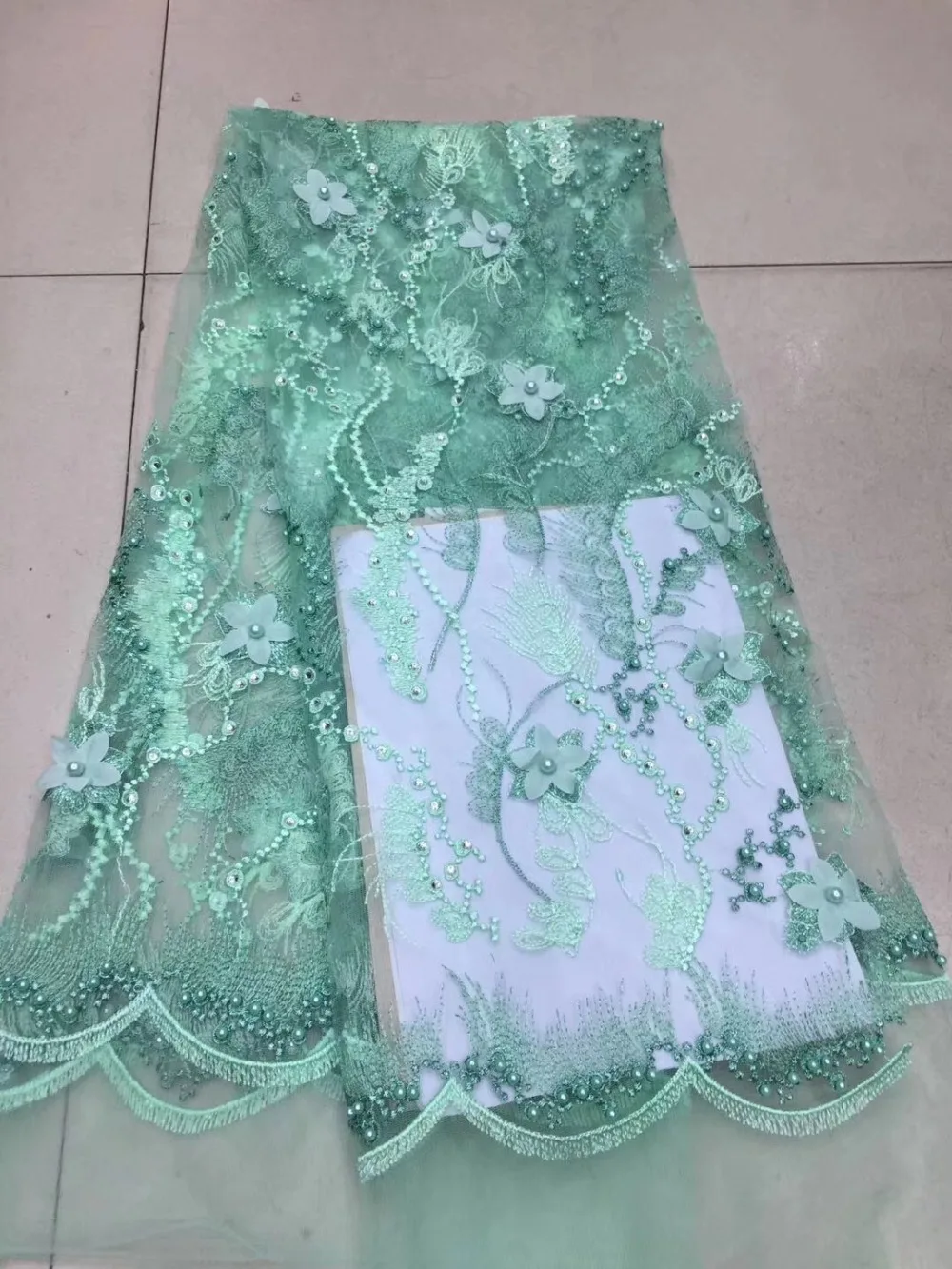 Первоклассная французская сетчатая кружевная ткань с бусинами и 3D аппликацией