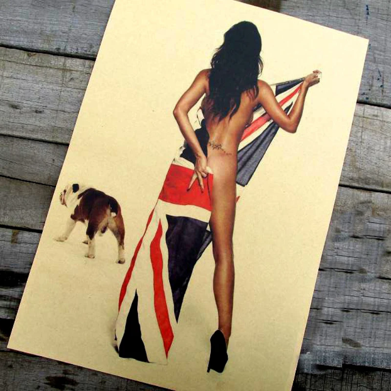 Новое поступление около Соблазнительная девушка и флагом Англии собака ретро