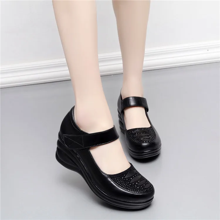 Женские демисезонные туфли для женщин среднего возраста черные элегантные на