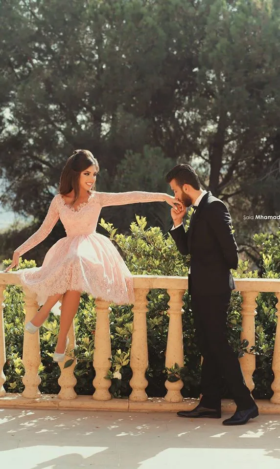 2017 Бесплатная доставка бальное платье v-образный вырез длинный рукав с кружевом