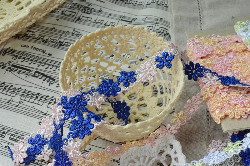 

Special Soluble colors trim lace ribbon decorated with embroidery flower and the whole width 1.3cm -DC